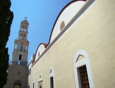 Αθεόφοβοι σύλησαν τα τάματα της εικόνας του Άγιου Ιωάννη του Αλάργα